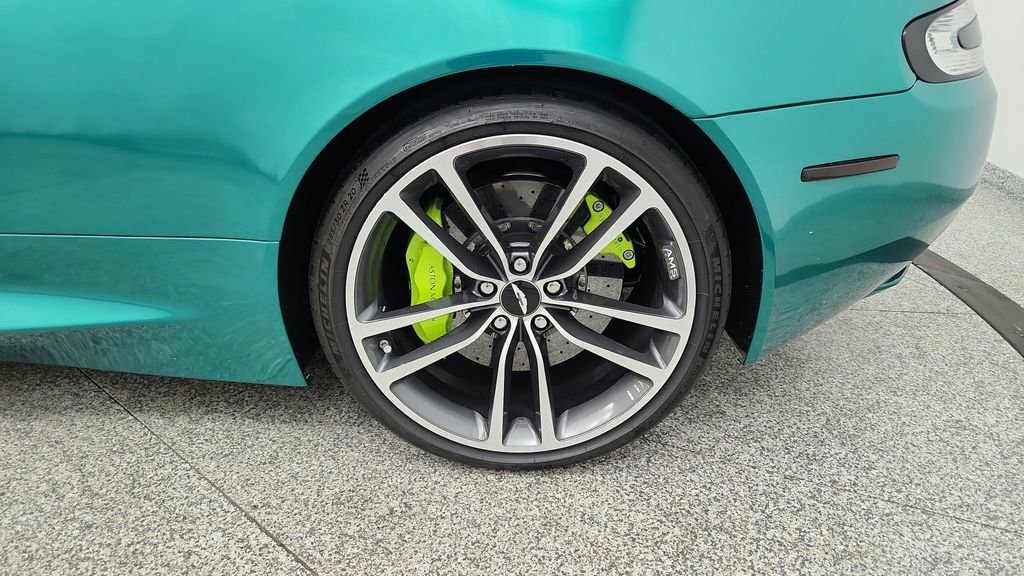Used 2015 Aston Martin DB9 Coupe RWD image 40