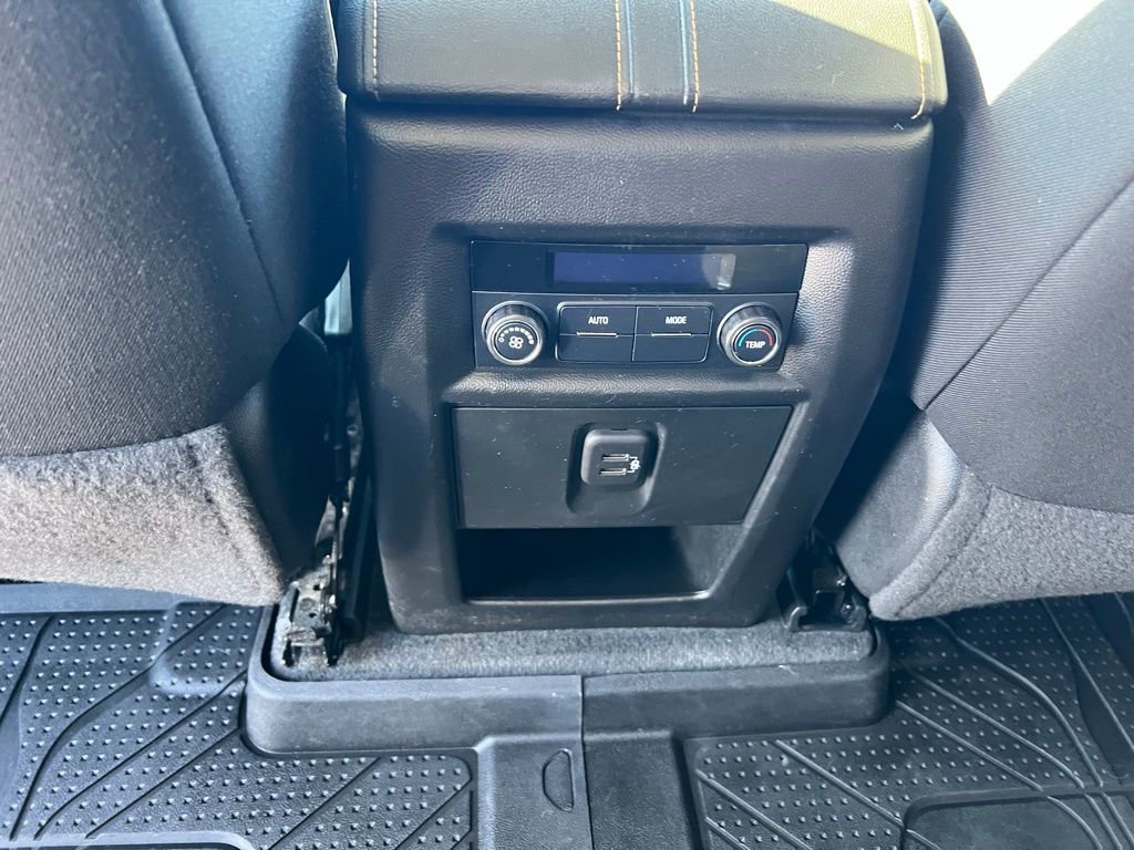 Used 2021 Chevrolet Traverse LT w/ LPO, Blackout Package image 22