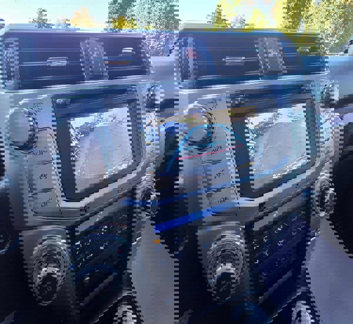 Used 2015 Toyota 4Runner Limited image 11