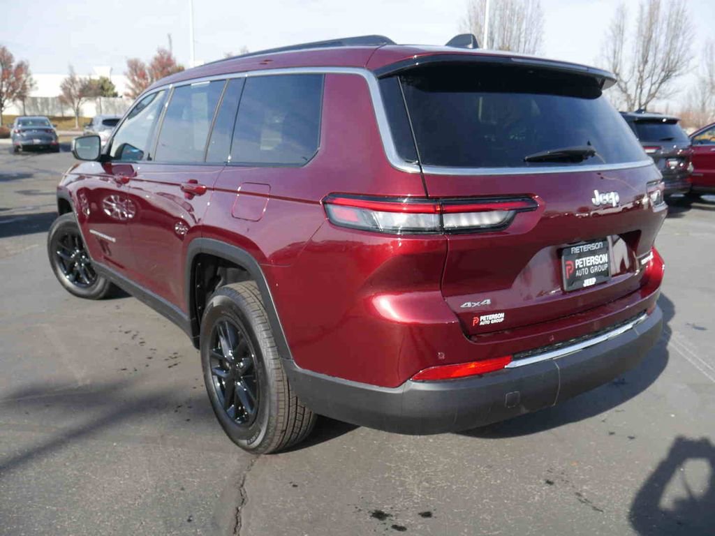 Used 2025 Jeep Grand Cherokee L Laredo w/ Trailer Tow Package image 18