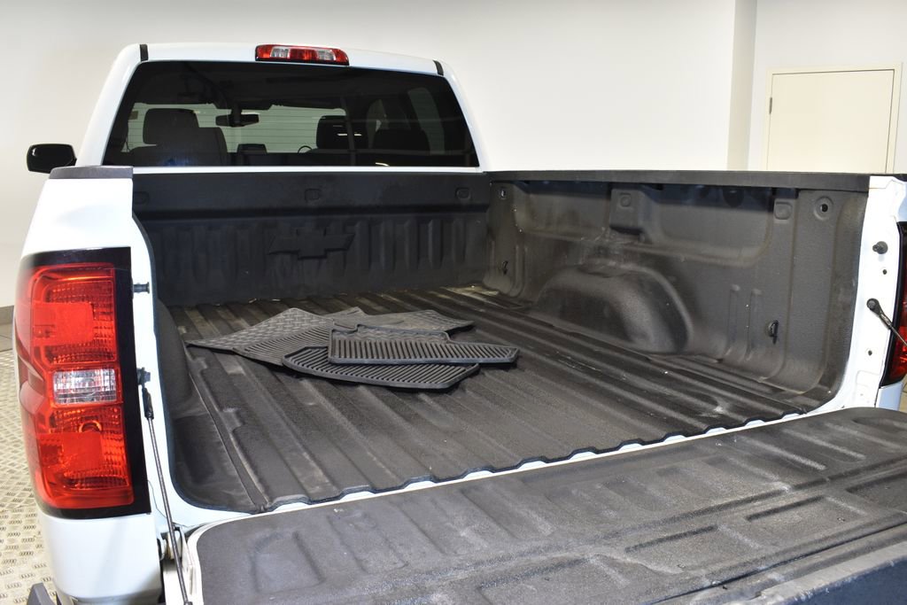 Used 2018 Chevrolet Silverado 1500 LT w/ Redline Edition image 27
