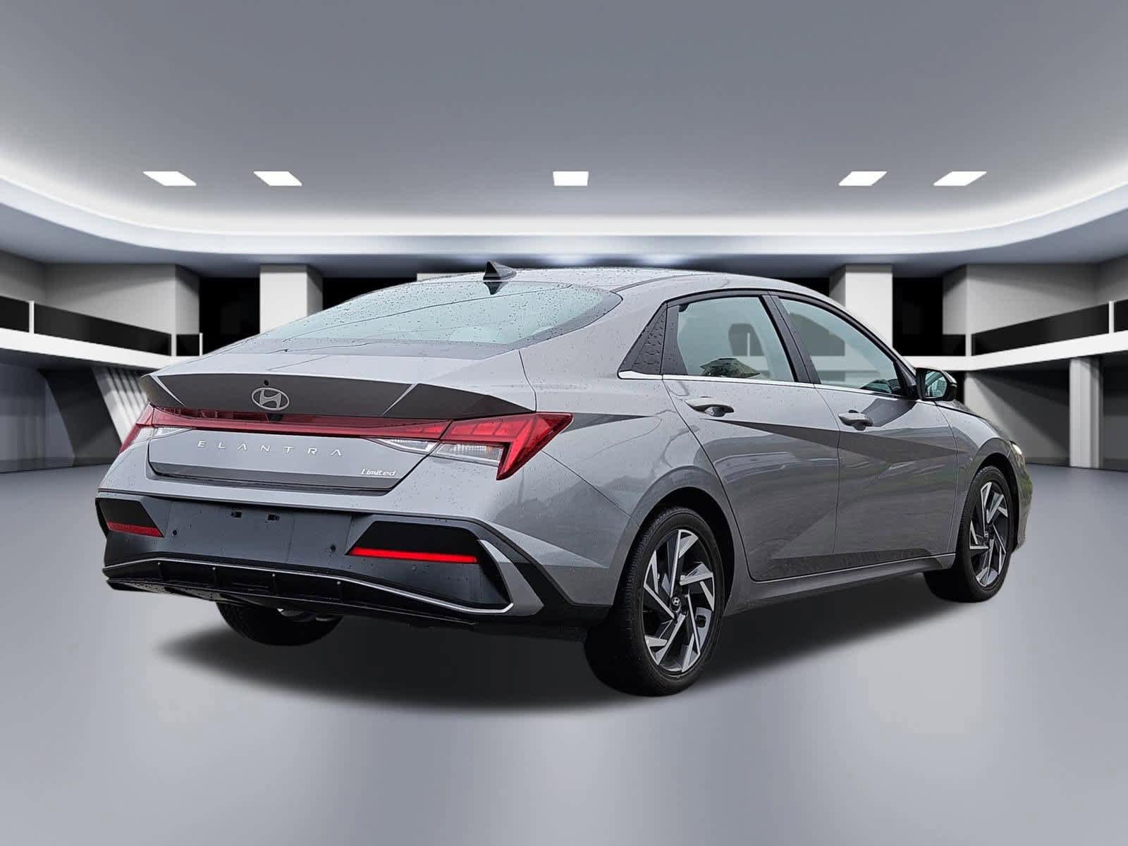Used 2024 Hyundai Elantra Limited FWD image 6
