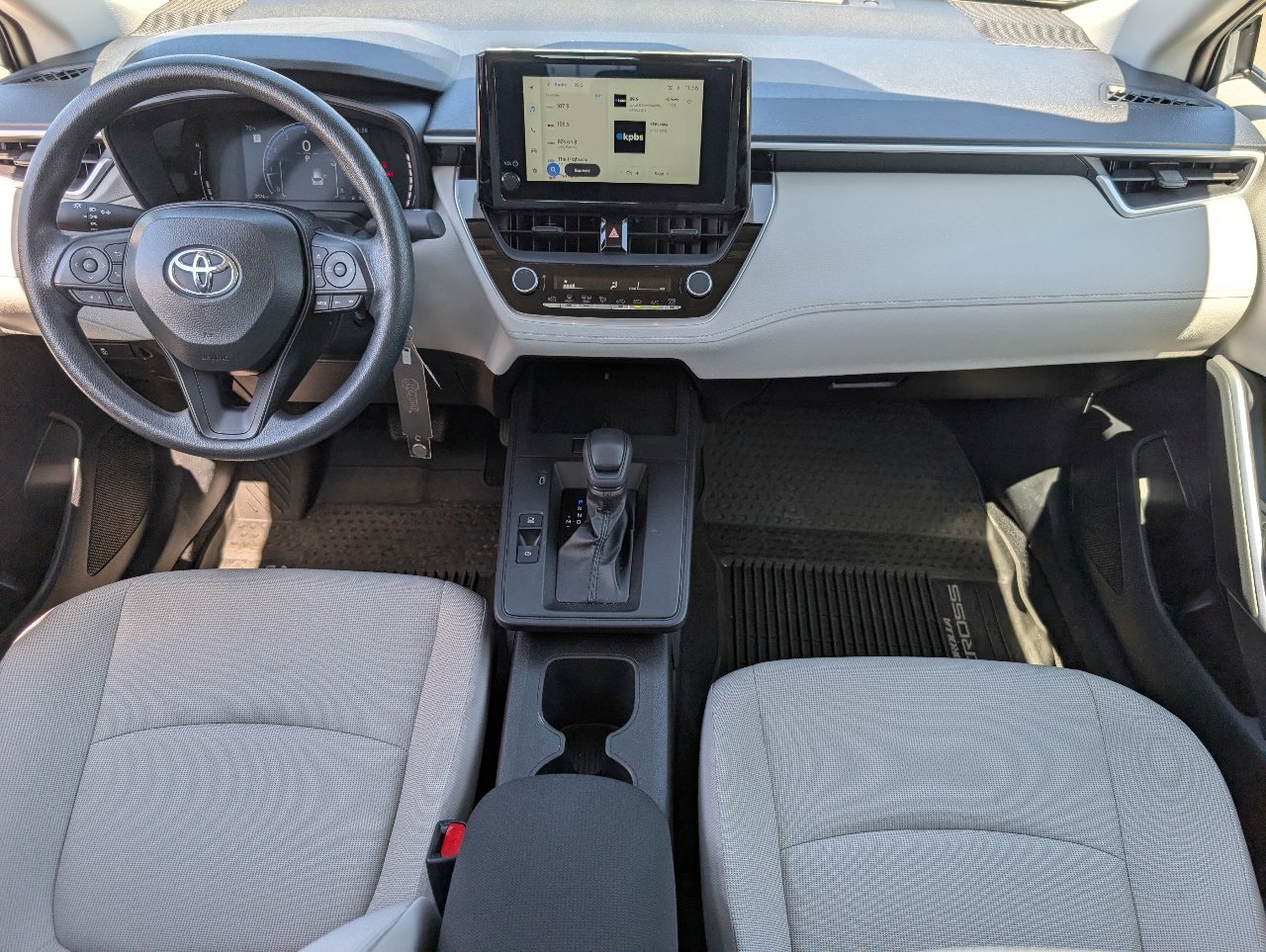 Used 2026 Toyota Corolla Cross L image 4
