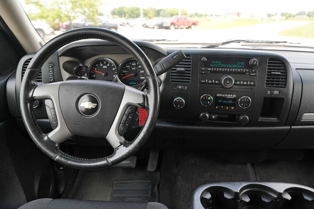 Used 2009 Chevrolet Silverado 2500 LT w/ Exterior Plus Package AWD/4WD image 21