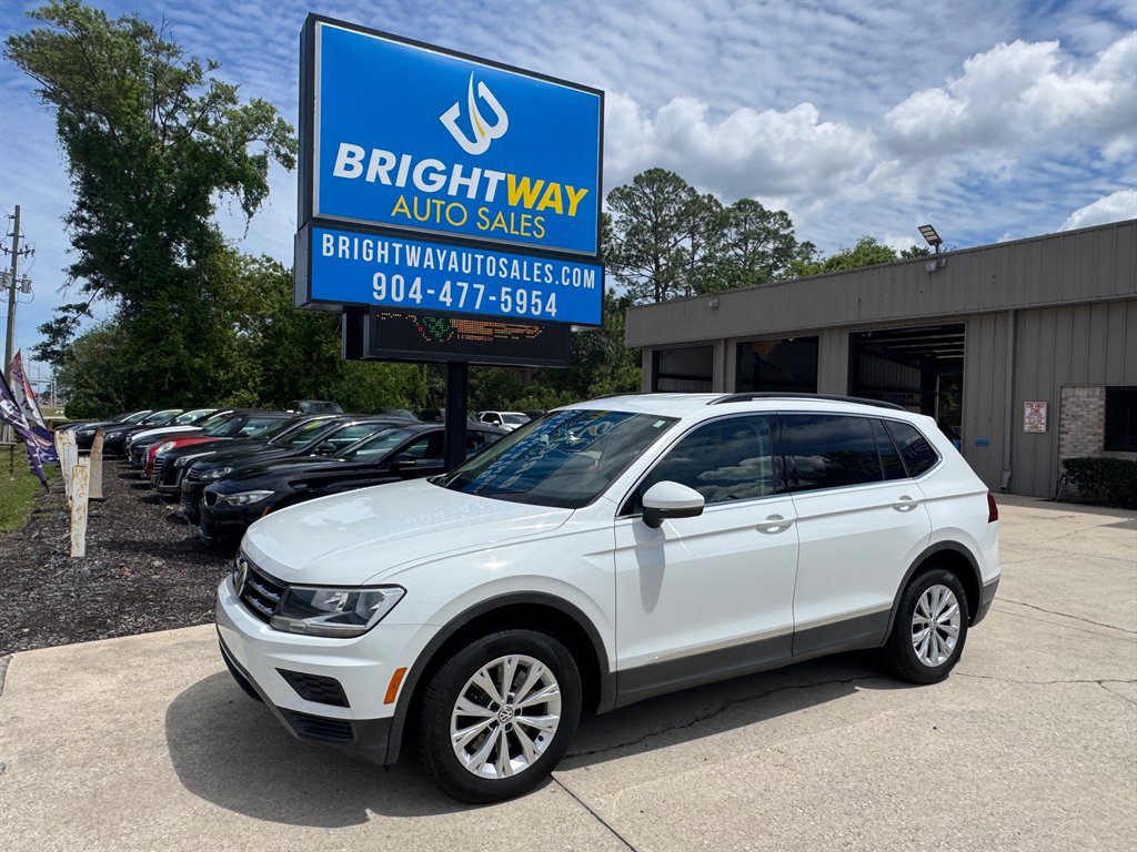 Used 2018 Volkswagen Tiguan SE FWD image 1
