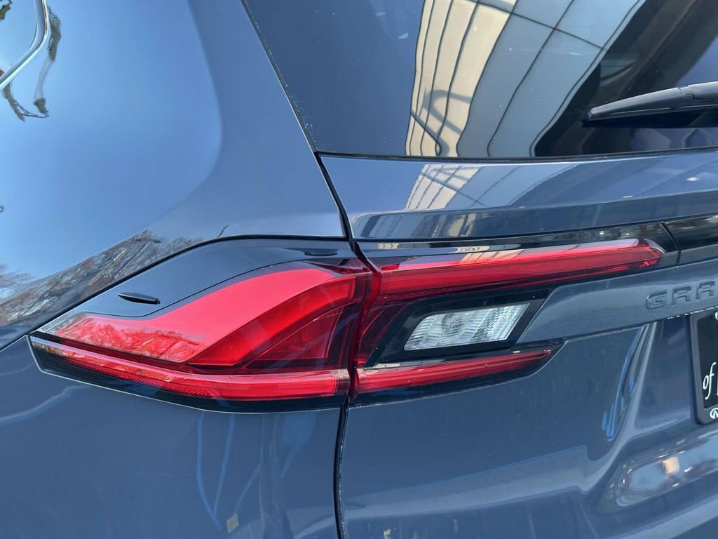 Used 2024 Toyota Grand Highlander Limited image 10