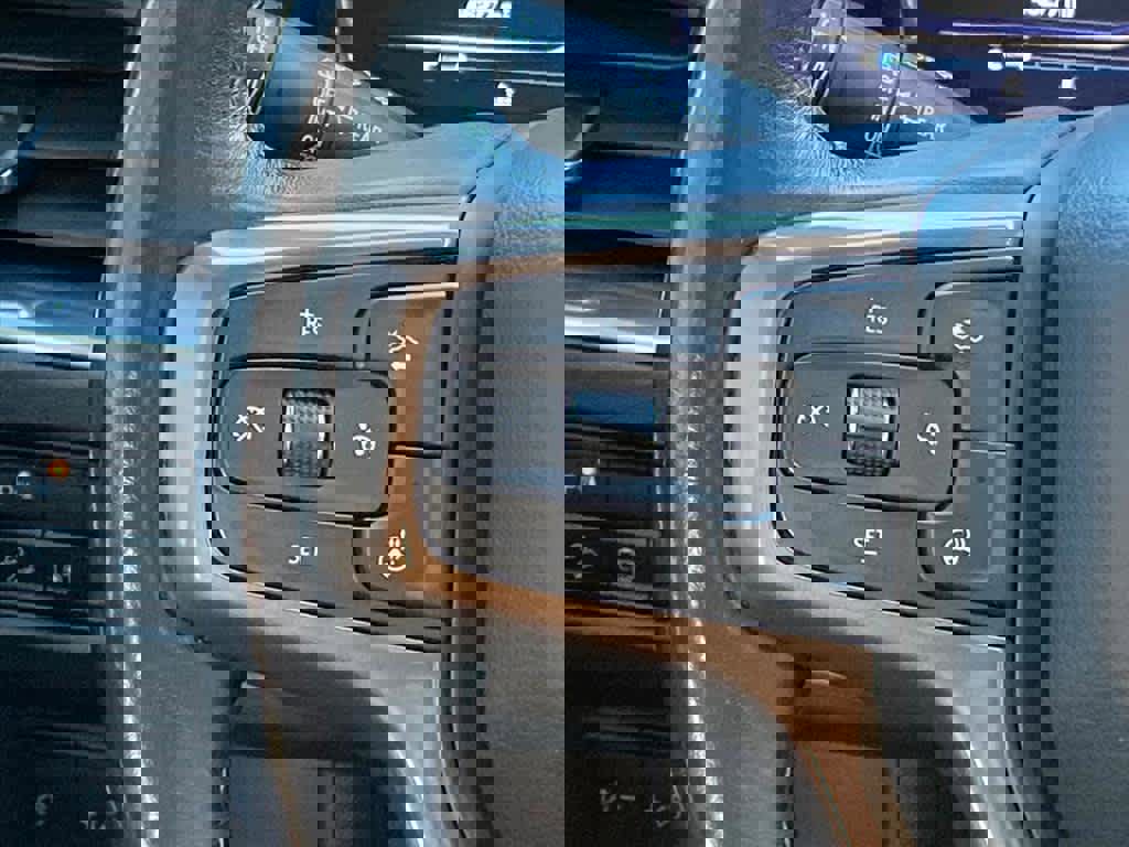 Used 2022 Chevrolet Suburban High Country image 10