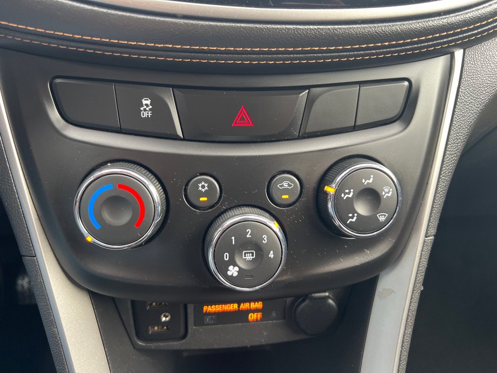 Used 2018 Chevrolet Trax LT w/ LT Convenience Package image 40