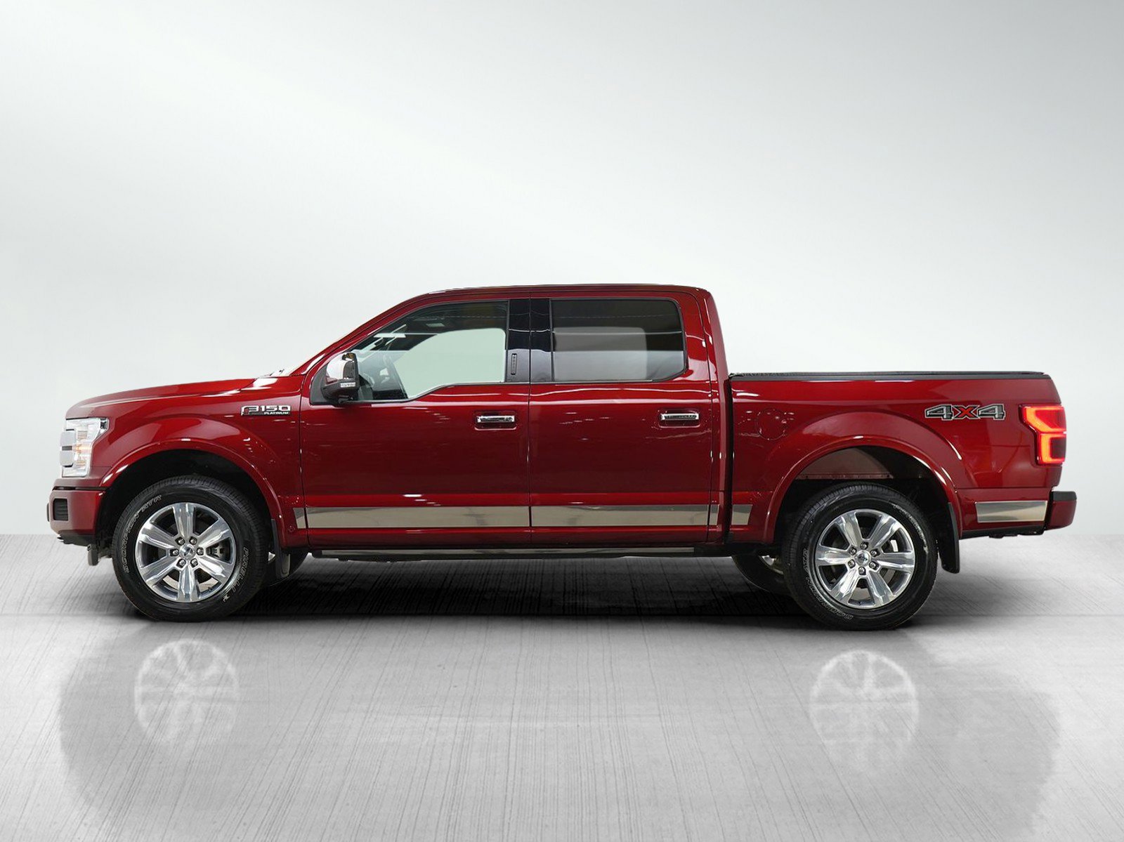 Used 2018 Ford F150 Platinum w/ Equipment Group 701A Luxury AWD/4WD image 2