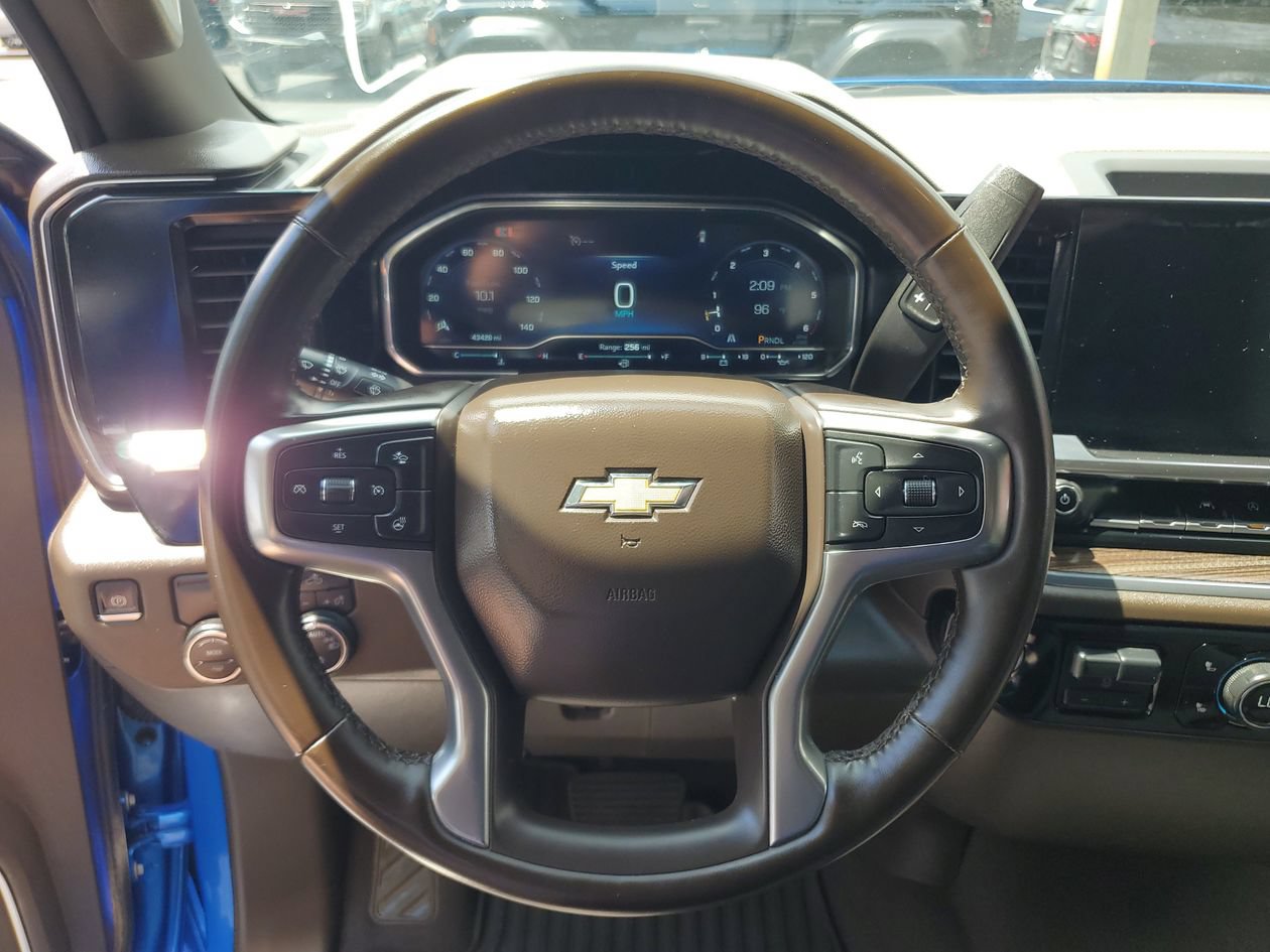 Used 2025 Chevrolet Silverado 1500 LT RWD image 21