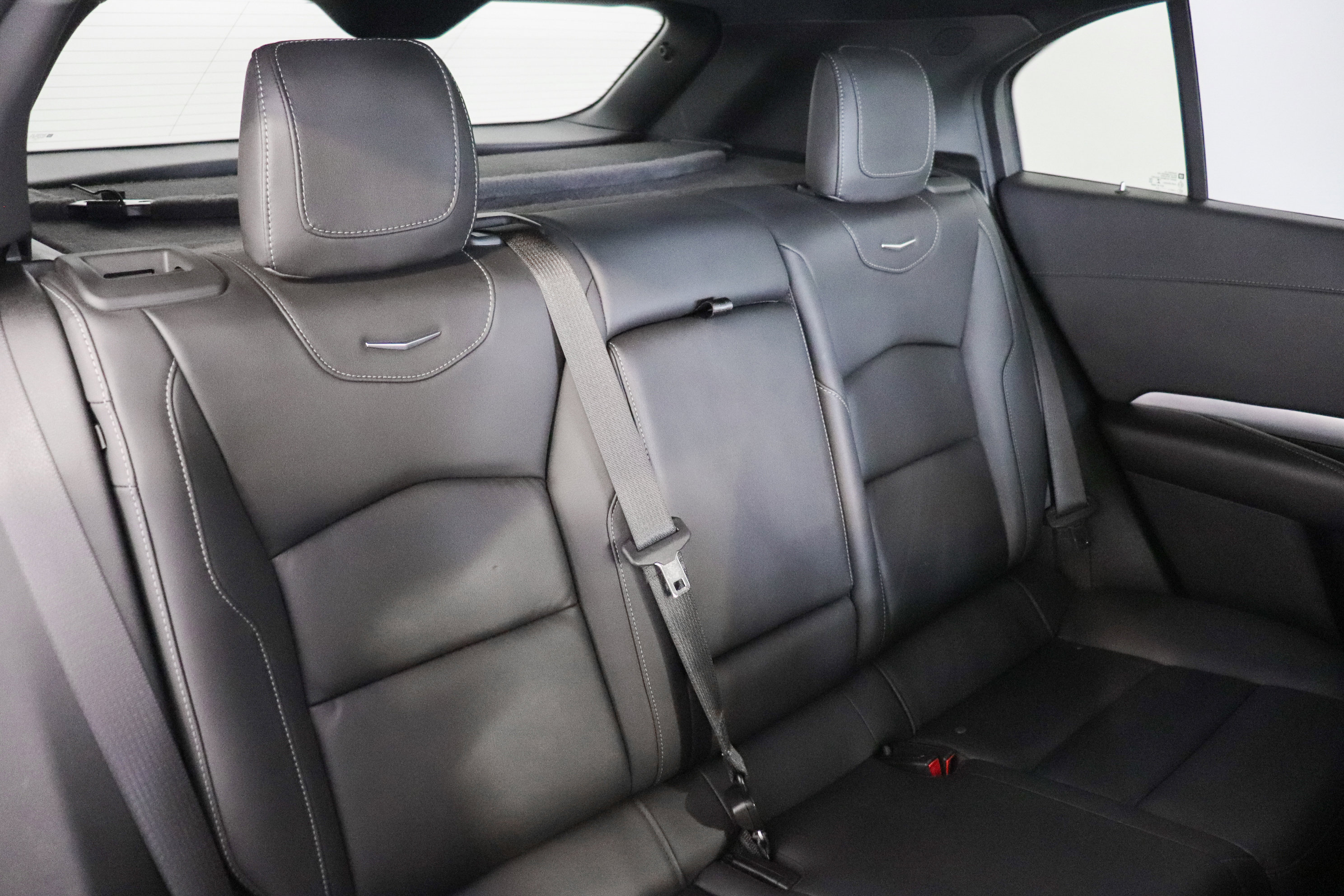 Used 2022 Cadillac XT4 Premium Luxury w/ Enhanced Visibility Package AWD/4WD image 21