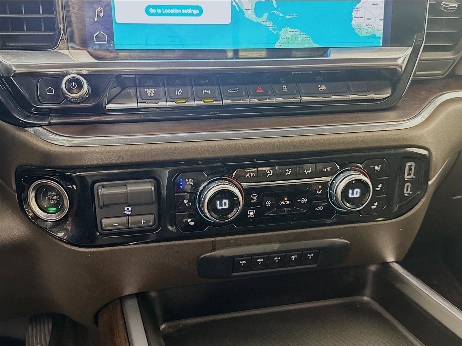 Used 2025 GMC Sierra 3500 SLT w/ SLT Convenience Package image 16