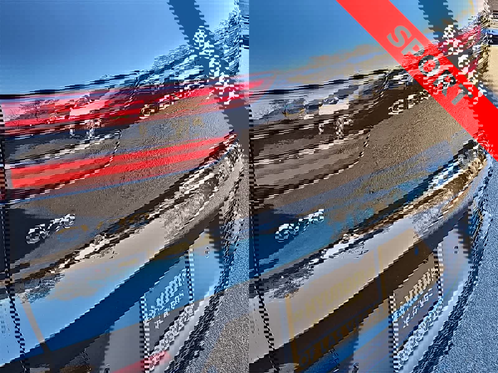 Used 2022 Genesis GV70 3.5T Sport image 11