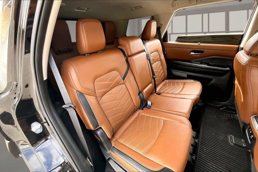 Used 2024 Nissan Pathfinder Platinum w/ Cargo Package image 24