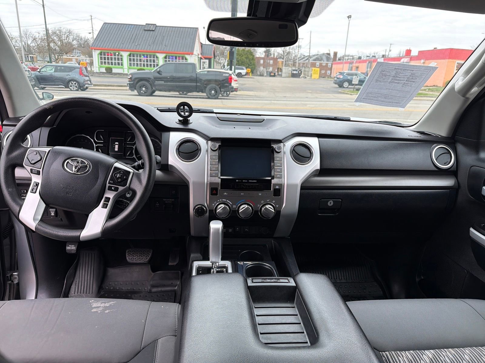 Used 2020 Toyota Tundra SR5 w/ SR5 Convenience Package AWD/4WD image 13