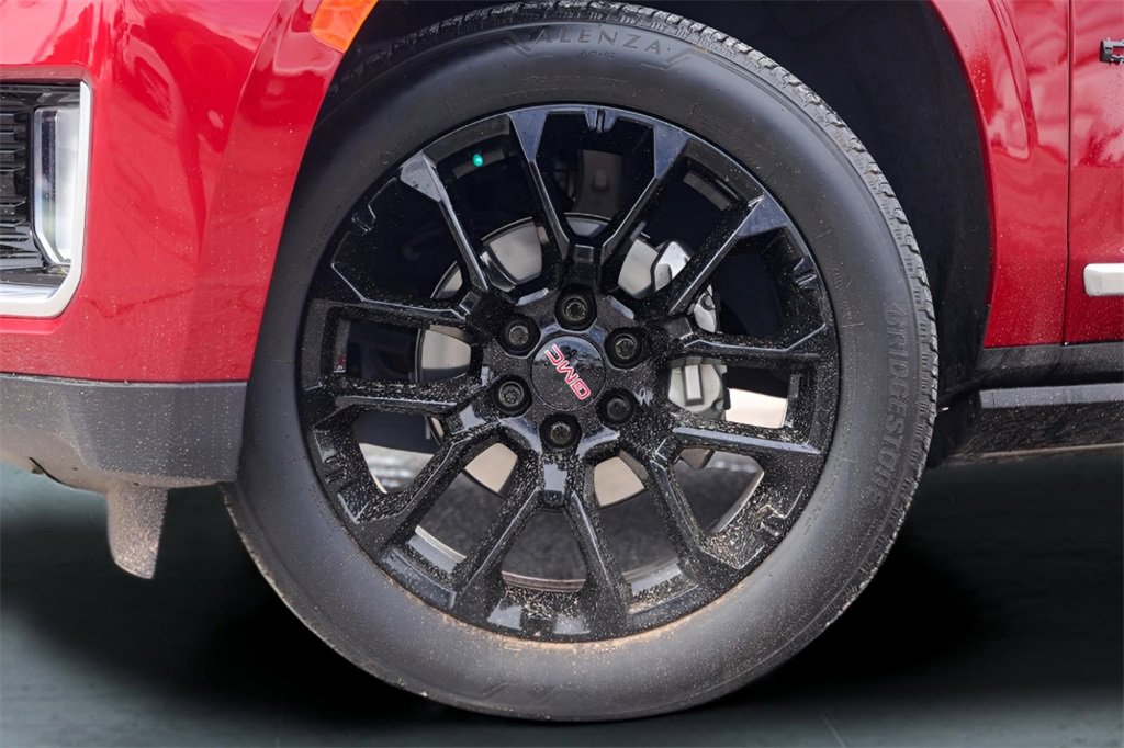 Used 2023 GMC Yukon Denali image 4