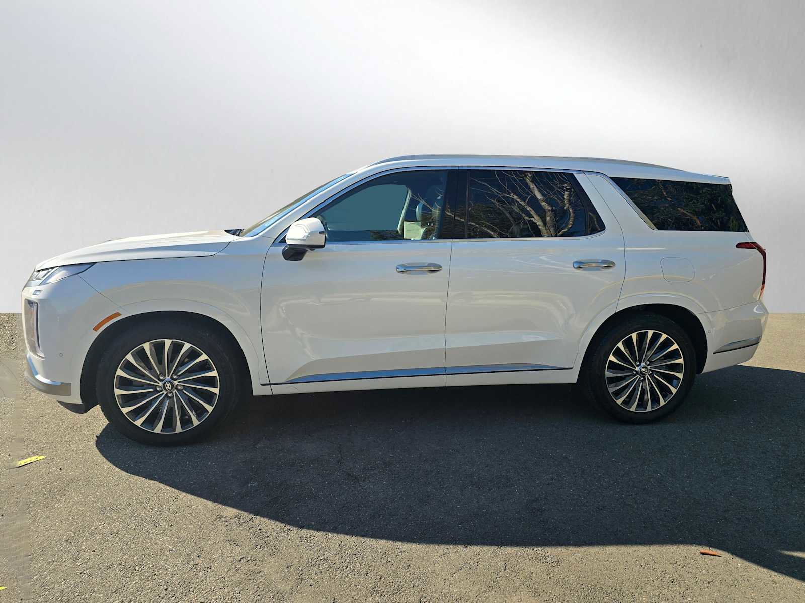 Used 2024 Hyundai Palisade Calligraphy image 6