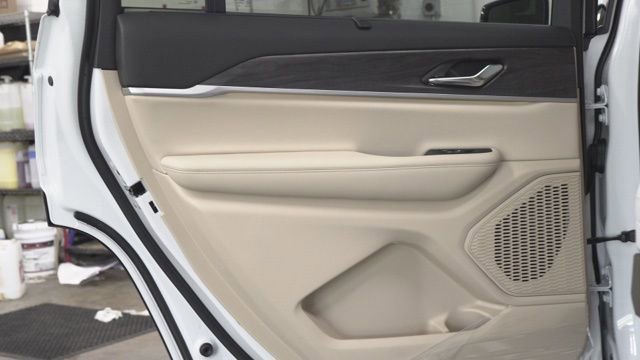 New 2025 Jeep Grand Cherokee L Limited w/ Luxury Tech Group II image 21