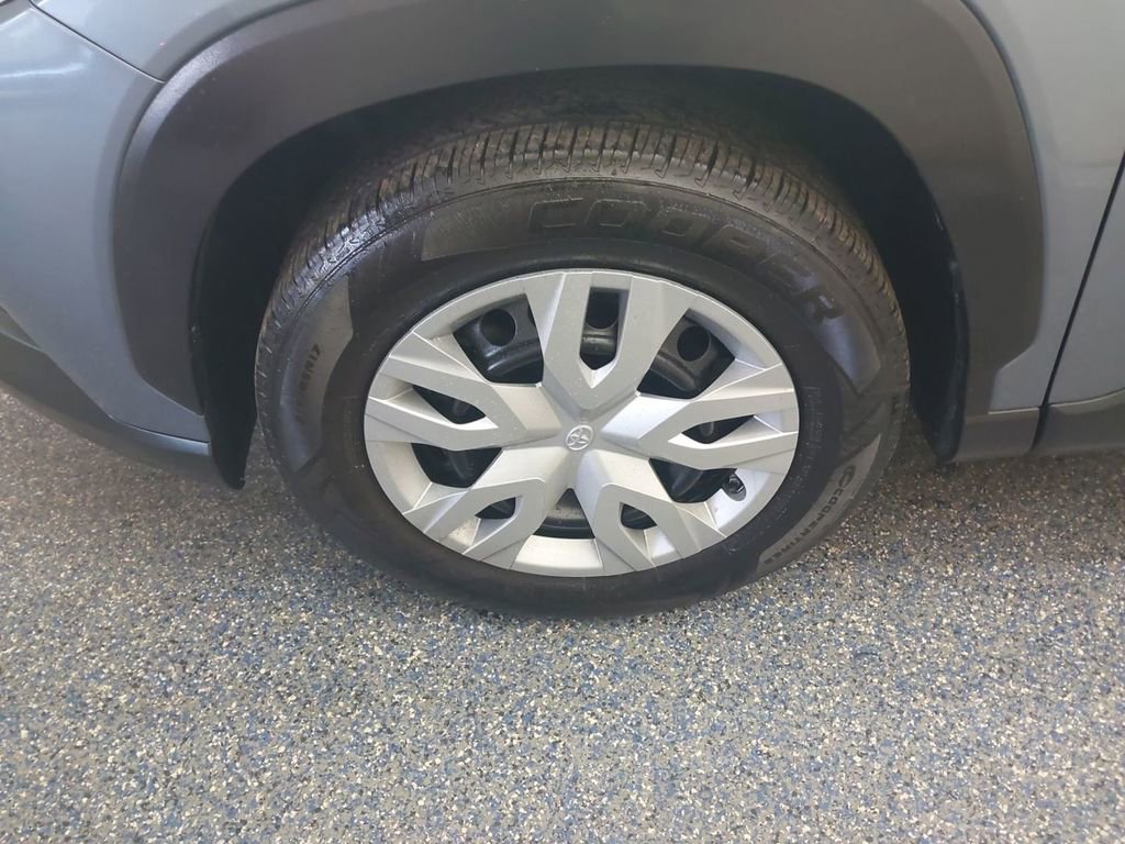 Used 2023 Toyota Corolla Cross L image 44
