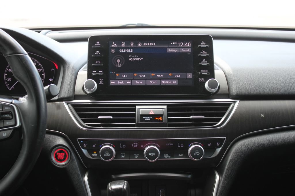 Used 2018 Honda Accord Touring image 10