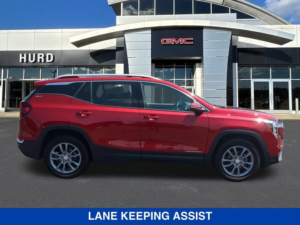 Used 2024 GMC Terrain SLT AWD/4WD image 3