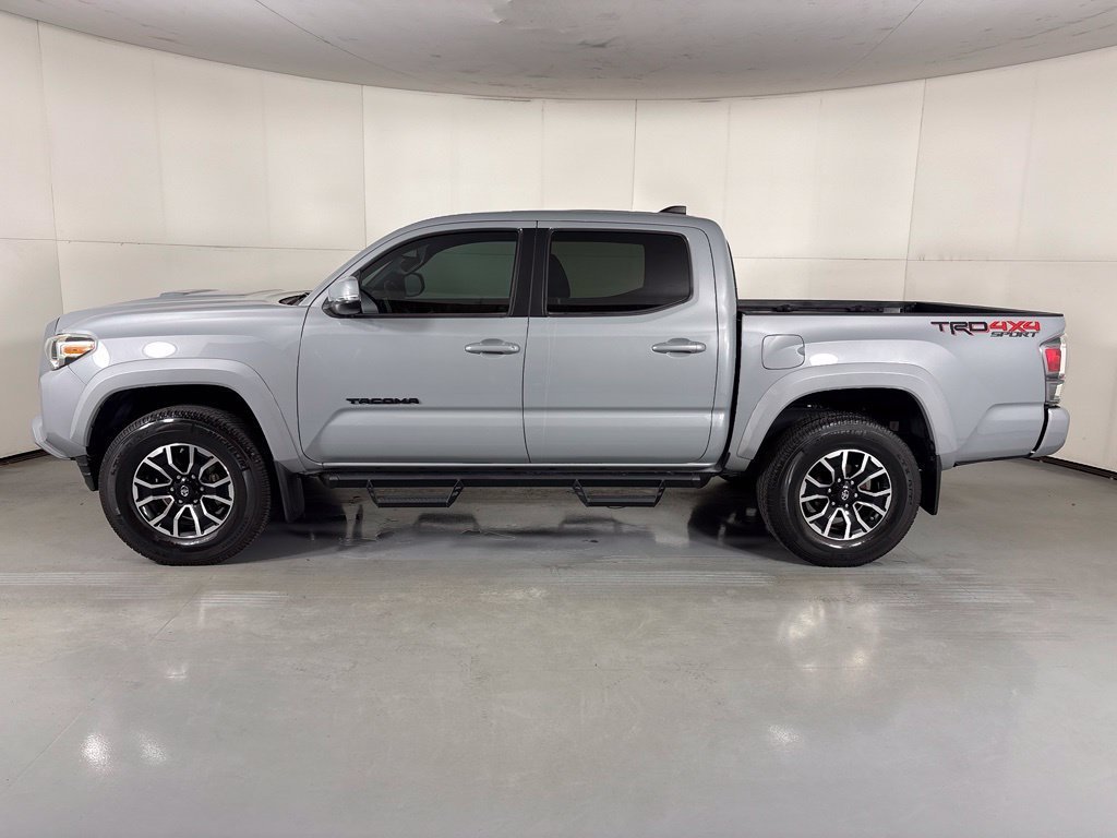 Used 2020 Toyota Tacoma TRD Sport w/ Technology Package AWD/4WD image 5