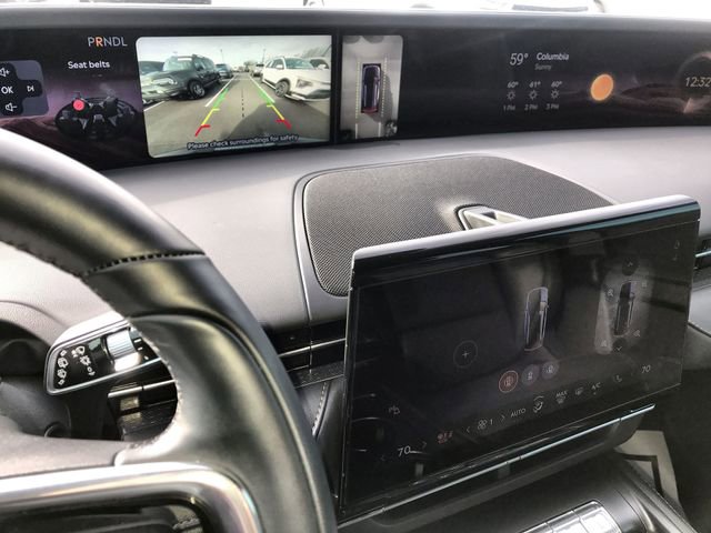 Used 2025 Lincoln Nautilus Premier w/ Jet Appearance Package image 17