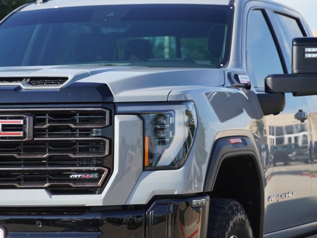 Used 2025 GMC Sierra 2500 AT4X AWD/4WD image 4