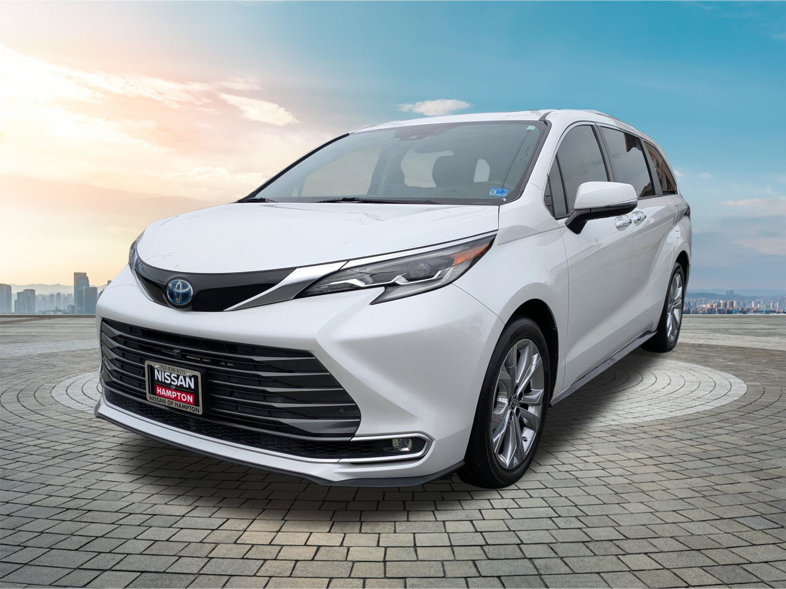 Used 2022 Toyota Sienna Platinum FWD image 9