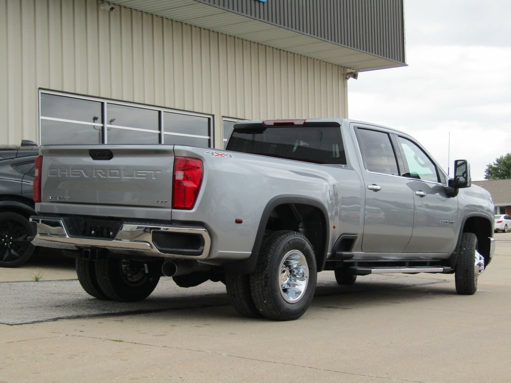 New 2026 Chevrolet Silverado 3500 LTZ w/ LTZ Convenience Package AWD/4WD image 3