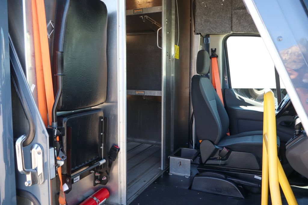 Used 2022 Ford Transit 350 DRW RWD image 33