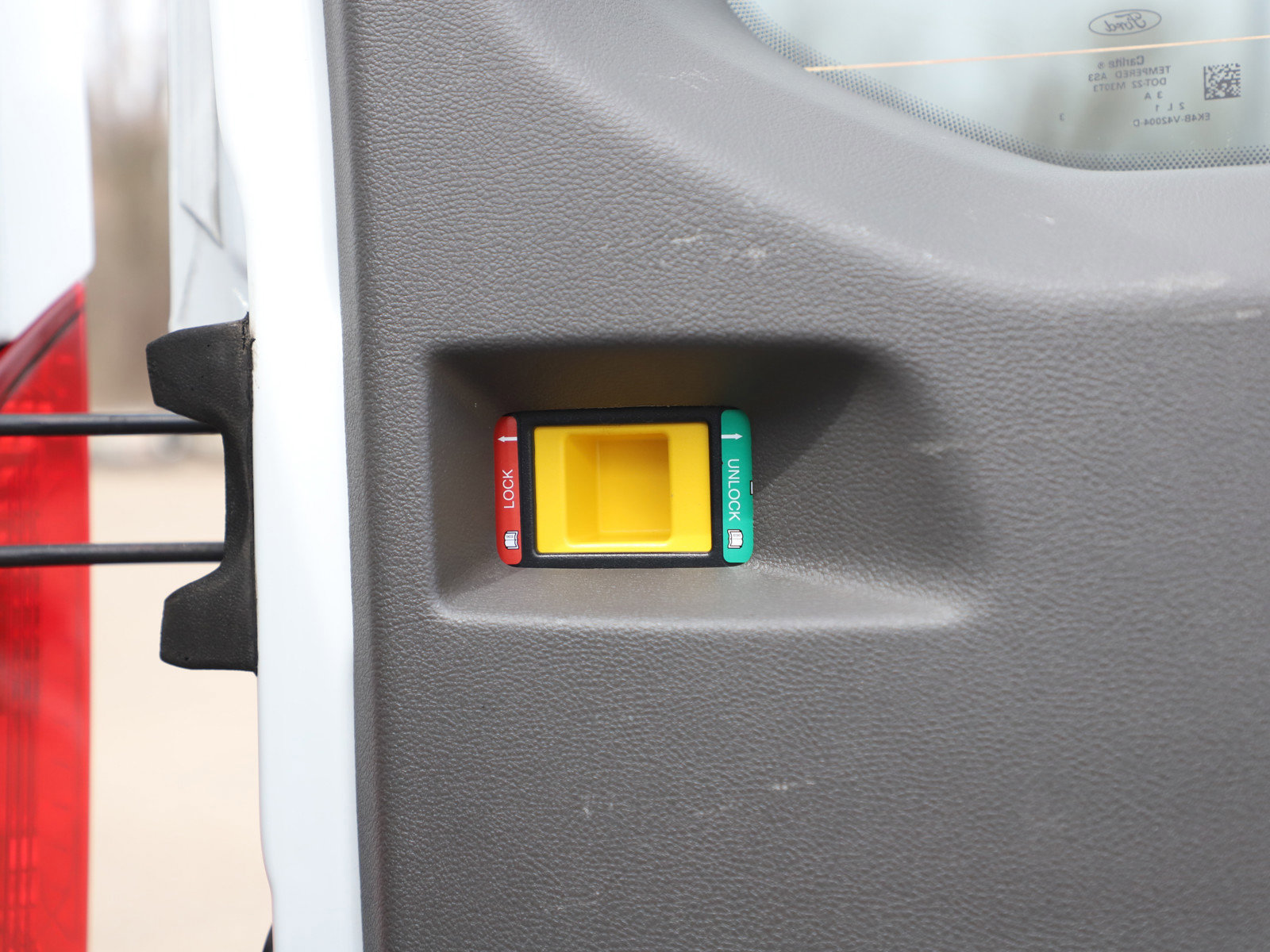 Used 2024 Ford Transit 350 XLT image 18