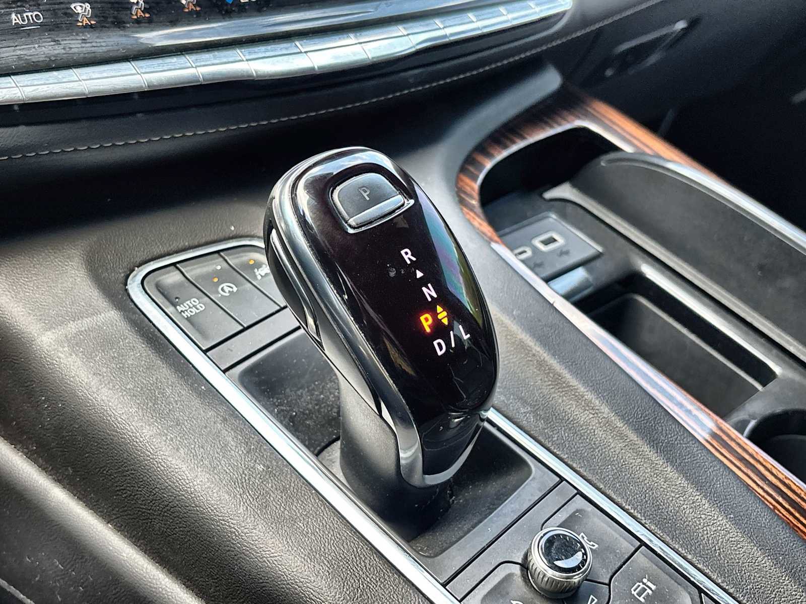 Used 2023 Cadillac Escalade Premium Luxury RWD image 23