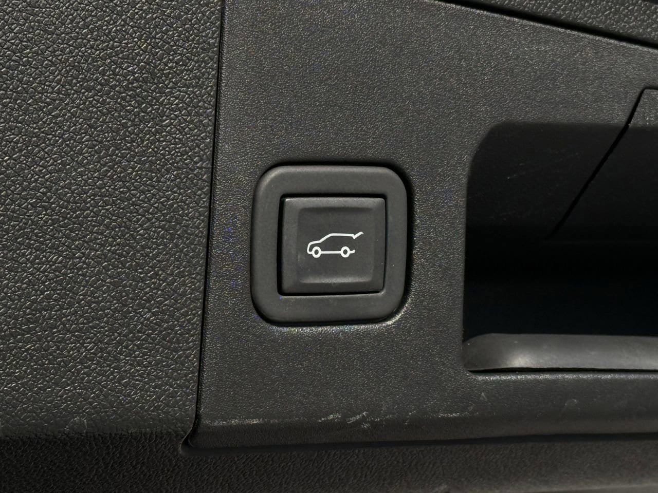 Used 2023 Cadillac XT4 Luxury FWD image 24