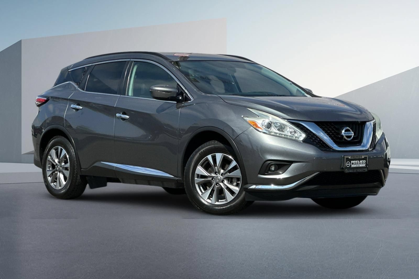 Used 2016 Nissan Murano SV FWD image 2