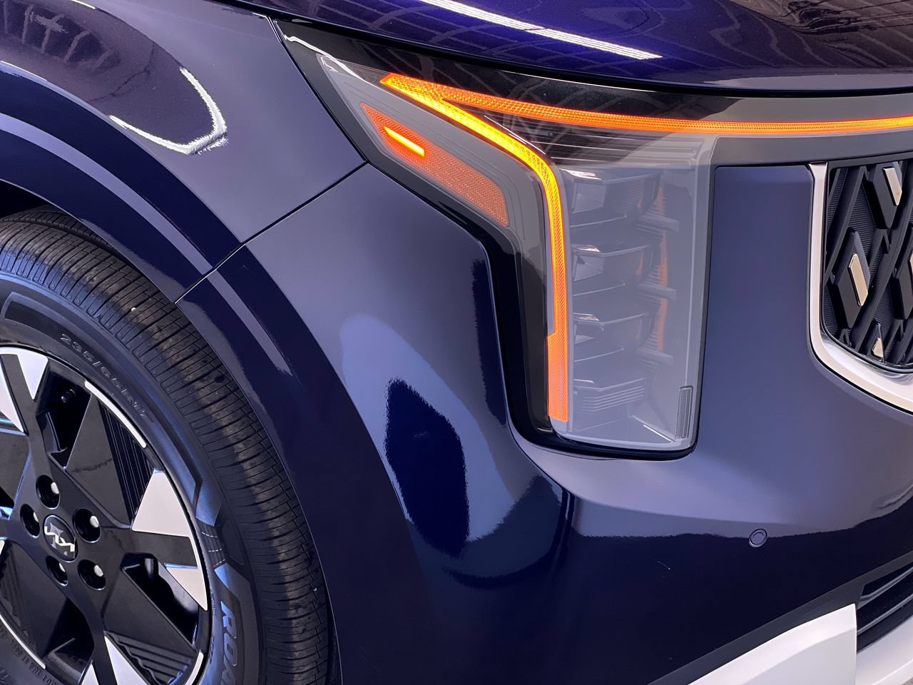 New 2027 Kia Carnival LXS FWD image 11