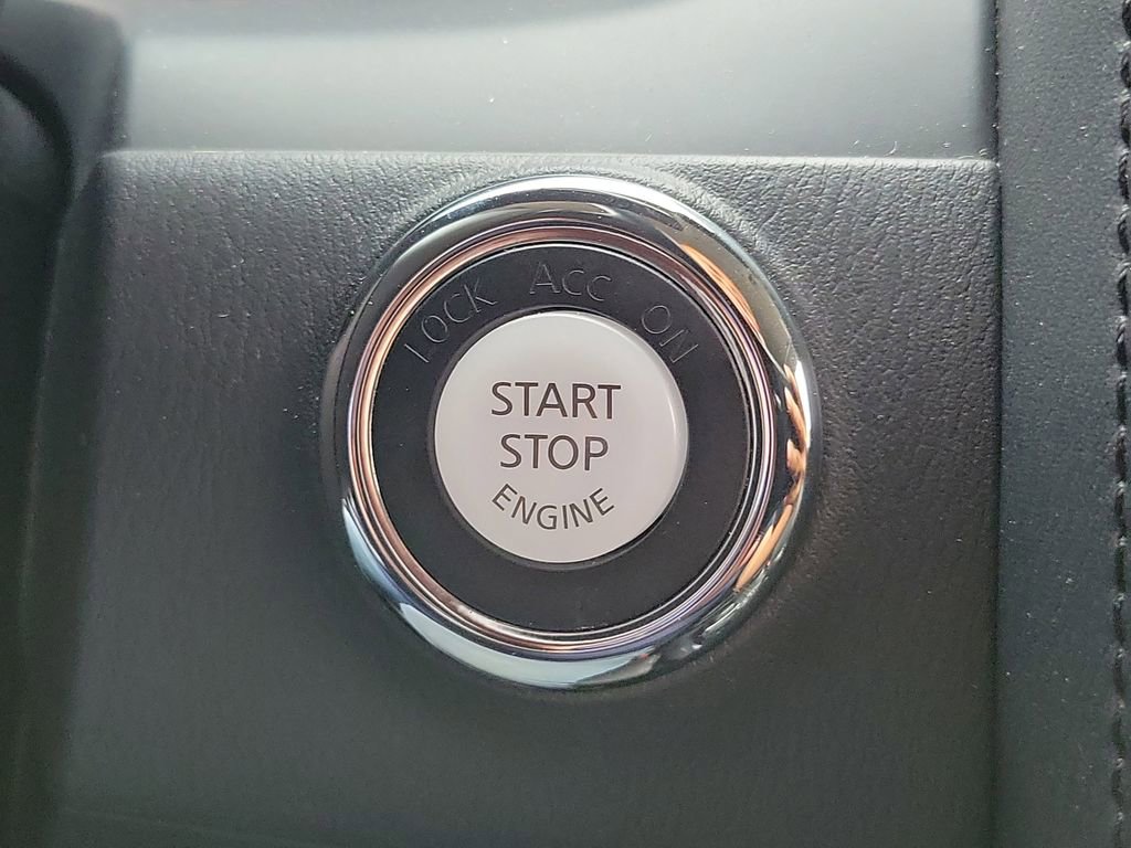 Used 2024 Nissan Armada SV image 10