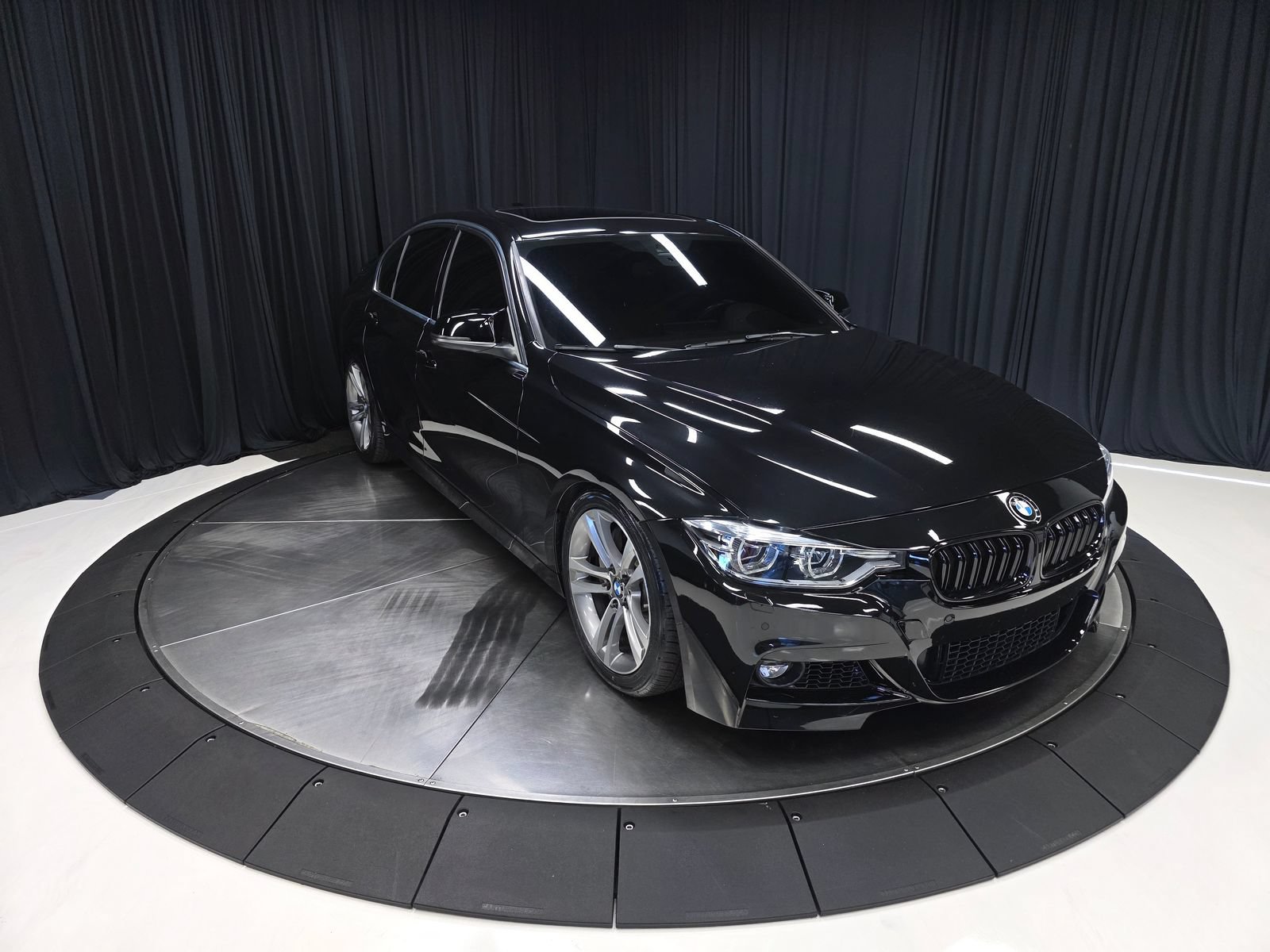 Used 2018 BMW 340i Sedan RWD image 7