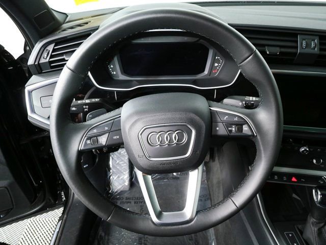 Certified 2025 Audi Q3 2.0T Premium Plus w/ Premium Plus Package AWD/4WD image 9