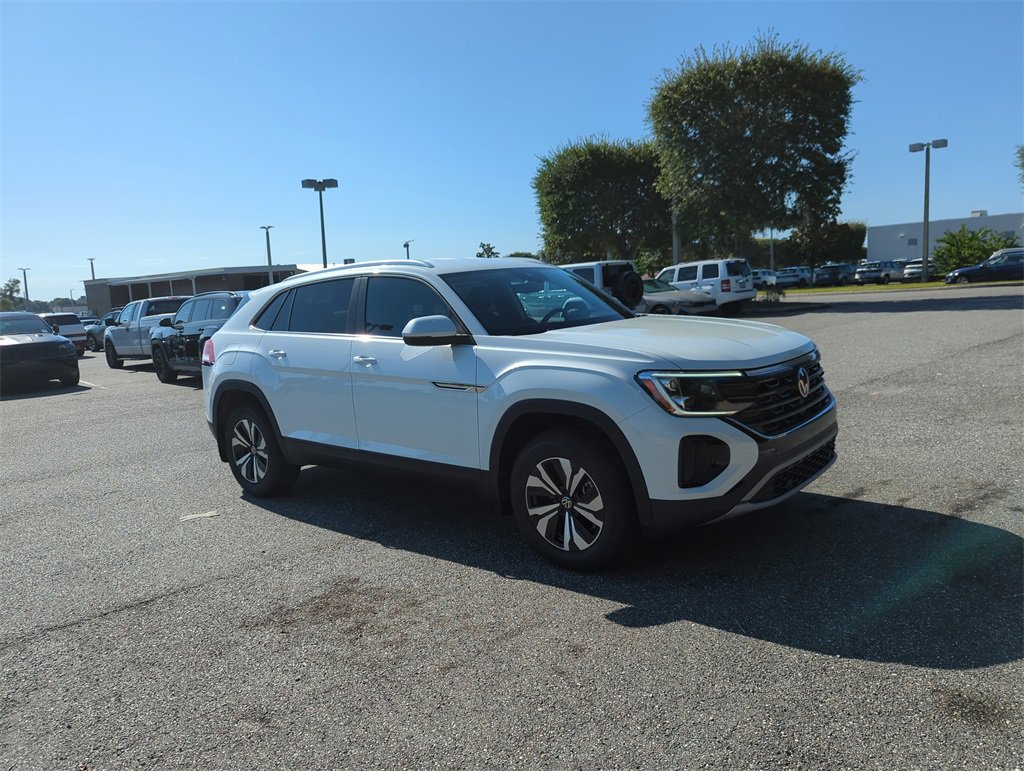 New 2026 Volkswagen Atlas Cross Sport SE image 2
