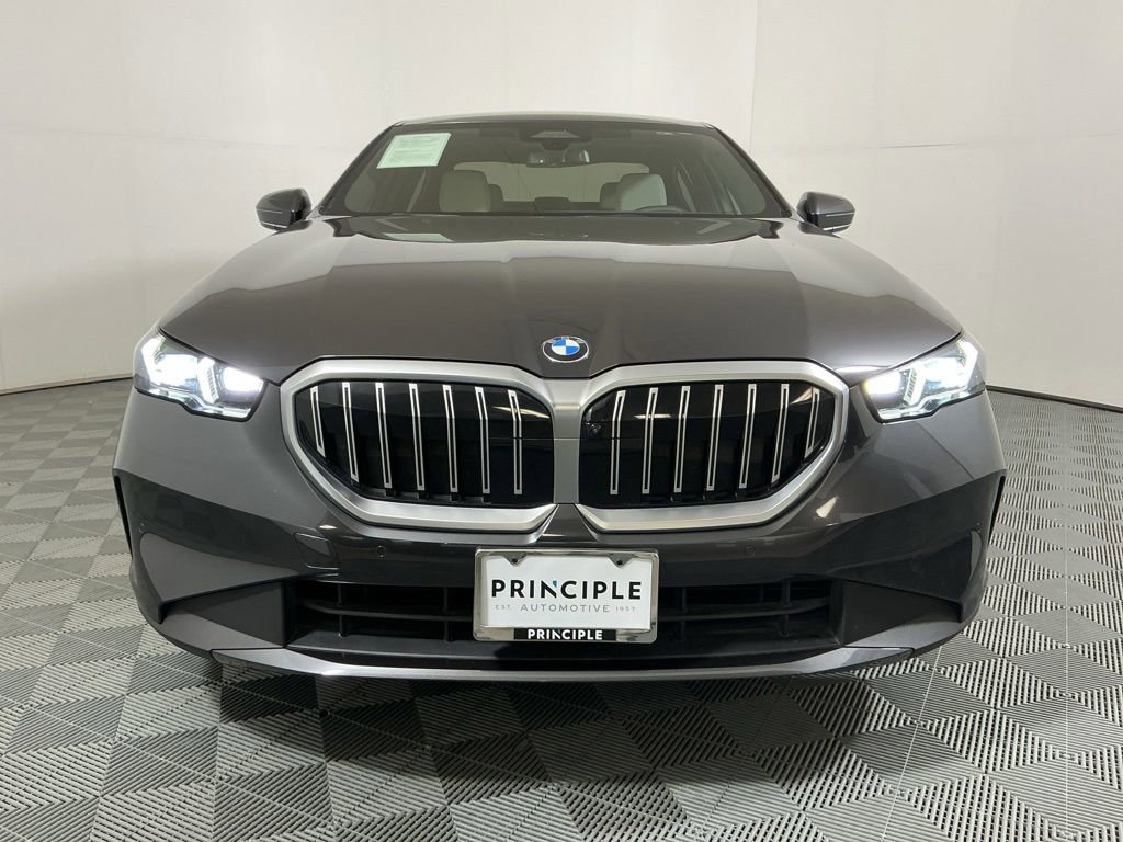 Certified 2024 BMW 530i w/ Premium Package RWD image 3