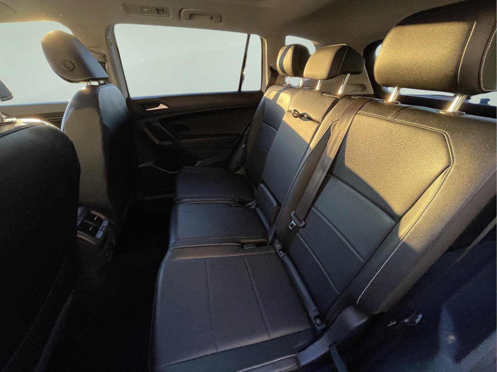 Used 2021 Volkswagen Tiguan SE w/ Panoramic Sunroof Package AWD/4WD image 16