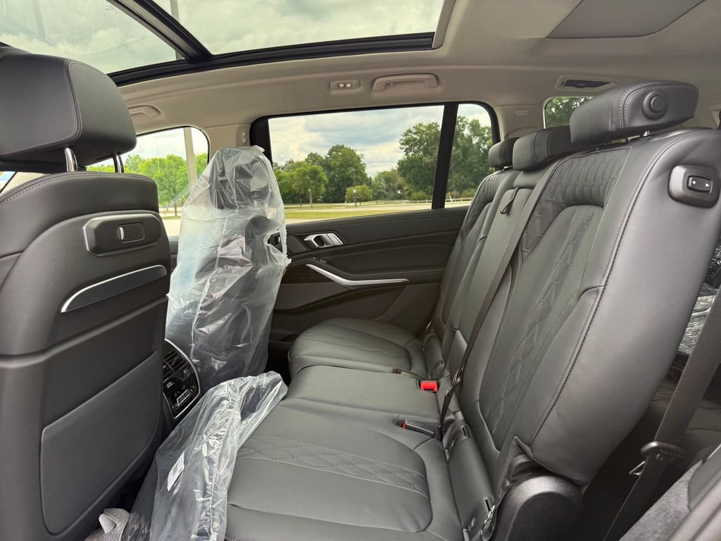 New 2027 BMW X7 xDrive40i AWD/4WD image 17