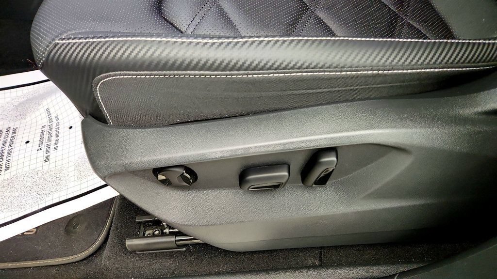 Used 2024 Volkswagen Atlas Cross Sport SE w/ Panoramic Sunroof Package FWD image 12