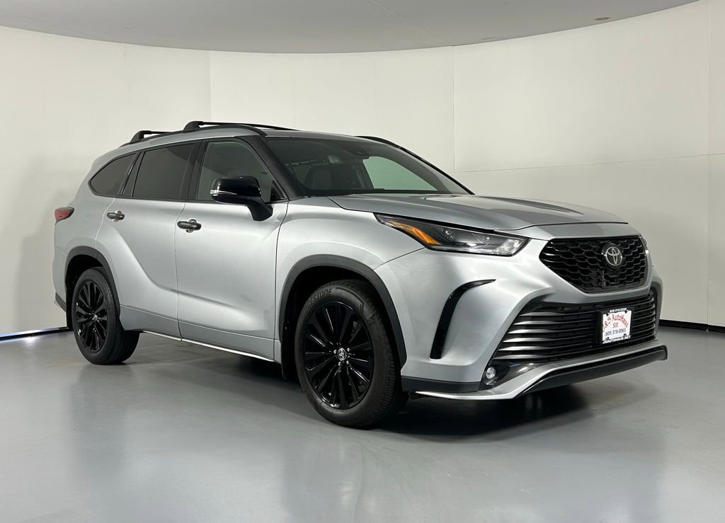 Used 2022 Toyota Highlander XSE