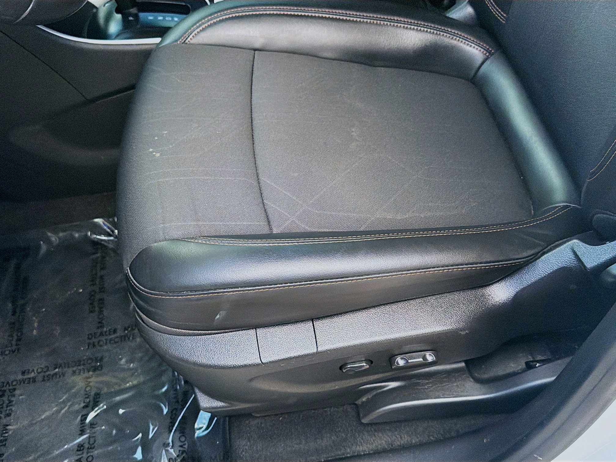 Used 2022 Chevrolet Trax LT w/ LT Convenience Package image 17