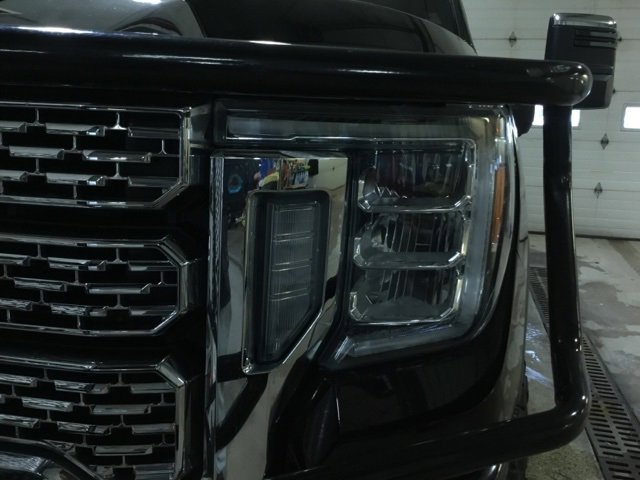 Used 2021 GMC Sierra 2500 Denali w/ Denali Black Diamond Edition image 7