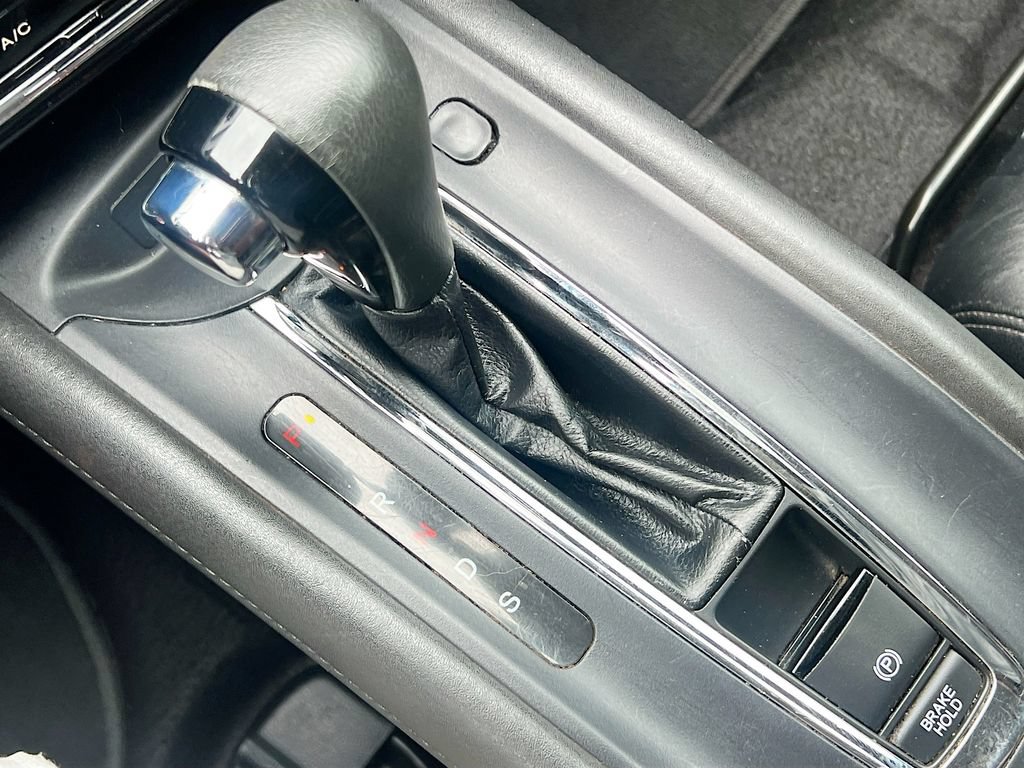 Used 2020 Honda HR-V Touring image 17