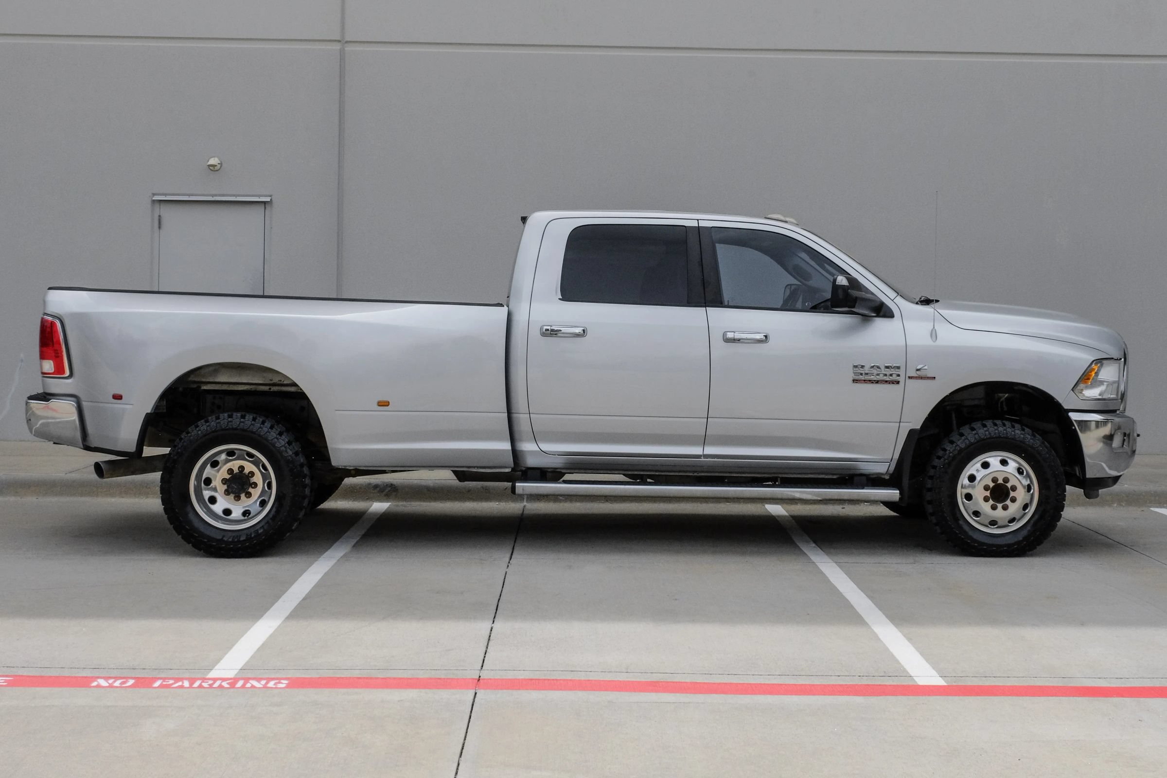 Used 2015 RAM 3500 Big Horn AWD/4WD image 9