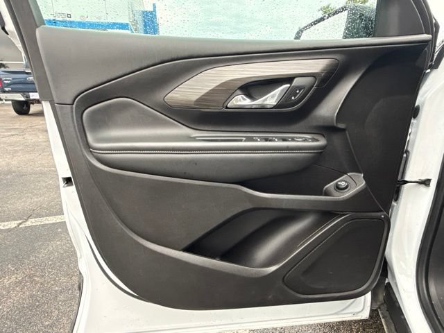 Used 2024 GMC Terrain SLE w/ Driver Convenience Package FWD image 12